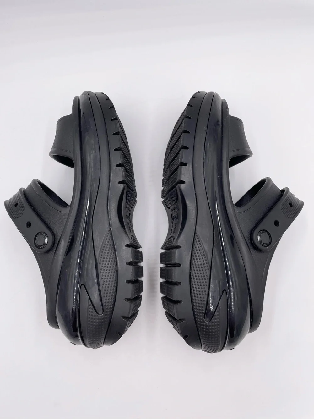 Crocs Classic Mega Crush Platform Wedge Sandals Black Women's Size 9 Men's 7